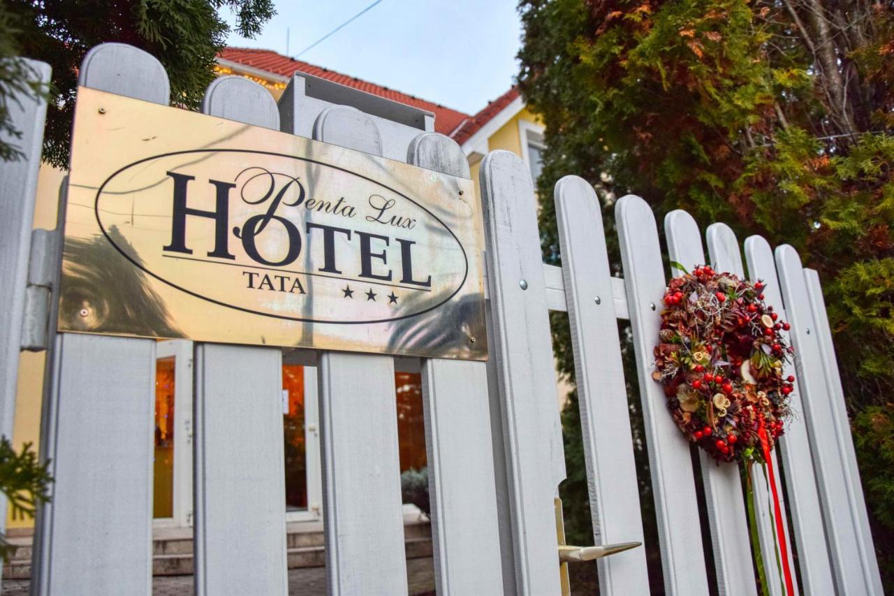 Hotel Penta Lux Тата Экстерьер фото